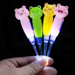 PERLE RARE 4 PCS Cuillère De Nettoyant Oreille Lumineux, Cure Oreille, Cuillère De Nettoyage De Nettoyage Avec Lumière Cuillère Creuser Outil De Soins De L'oreille Pour Enfant Adulte -Protection auditive et tête Soldes 2022 63730886 3